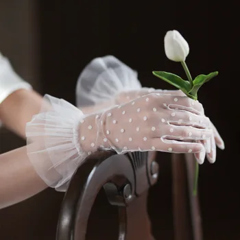 Elegantan Svadbeni rukavice za mladence Od mekog tila grašak s рюшами, Kratke bijele rukavice na ruci za djeveruše, Rukavice za prom, Ženske, pribor za brak