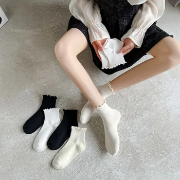 1 par Crno-Bijelih Čarapa sa volanima, Ženske Svakodnevne Slatka Čarape u stilu Харадзюку sa Volanima, Prodaju se Boji Čarape Za Djevojčice, Proljeće-ljeto, Srednje Čarape-dren
