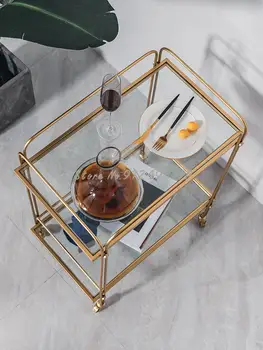 Skandinavski je minimalistički i moderan hotel, jednostavan raskošan stol u vagonu restoranu, kolica za čaj, kolica za vina, restoran kolica